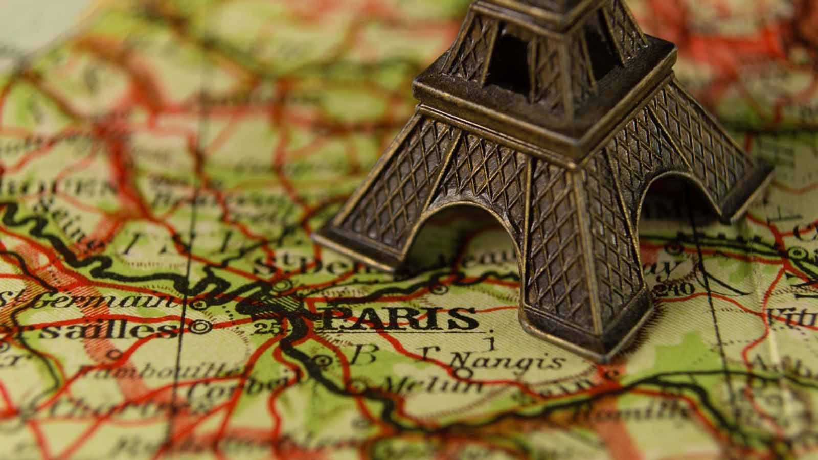 paris eiffel tower